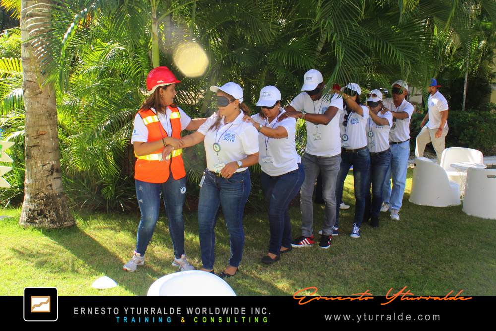Team Building Colomnbia Talleres de Cuerdas Bajas | Team Building Empresarial para el desarrollo de equipos de trabajo en Quito