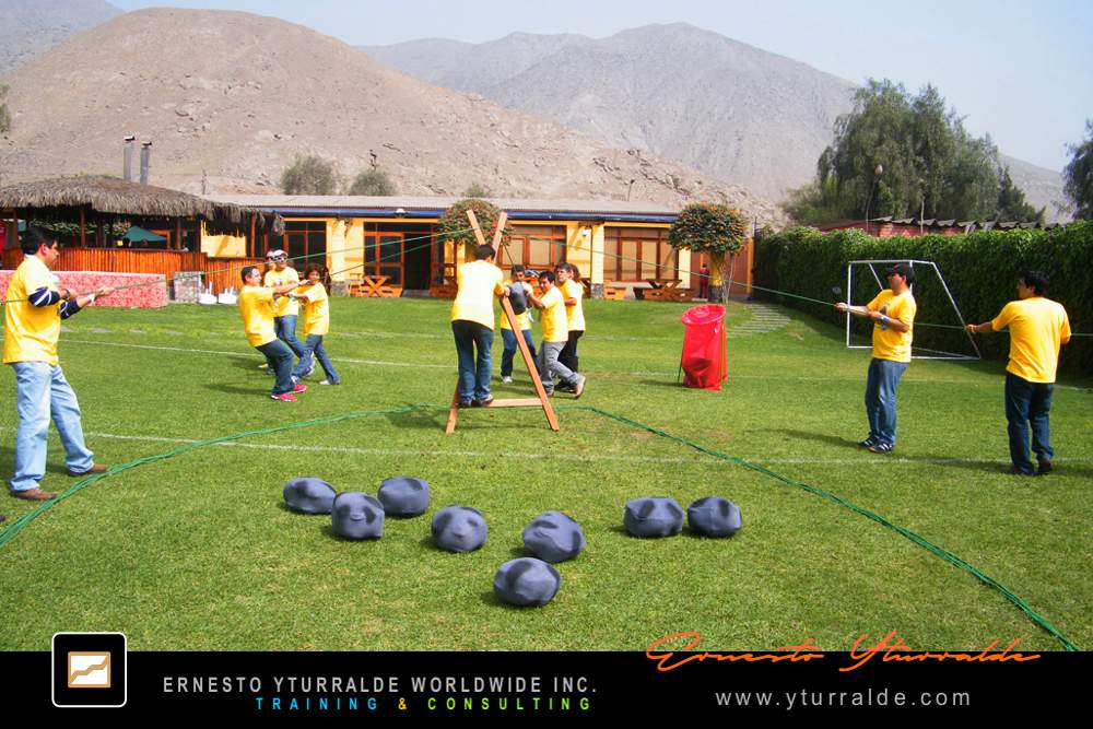 Team Building Colomnbia Talleres de Cuerdas Bajas | Team Building Empresarial para el desarrollo de equipos de trabajo en Quito