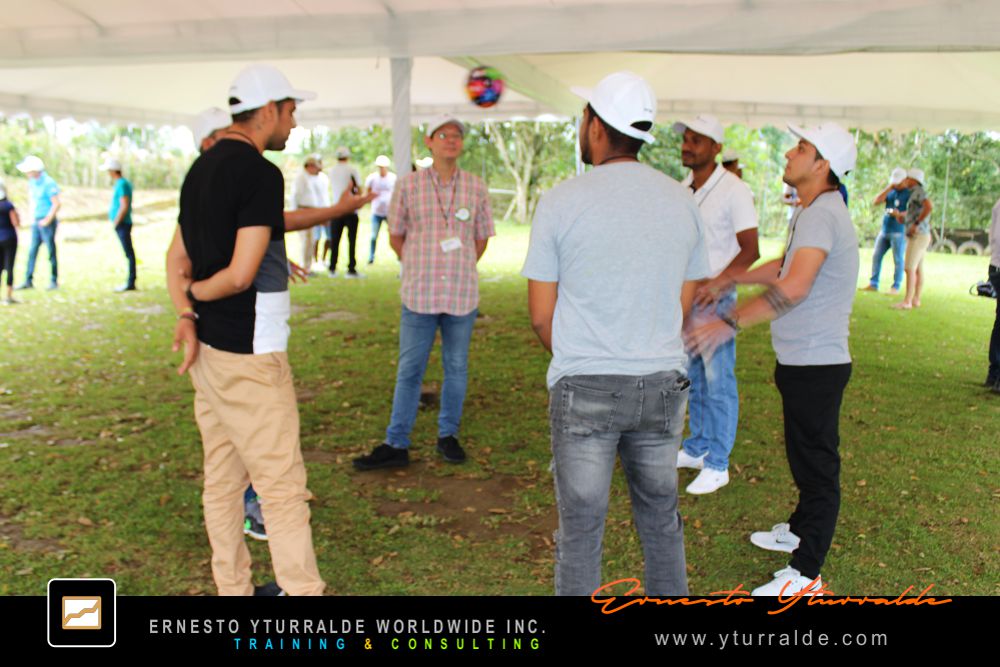 Team Building Colomnbia Talleres de Cuerdas Bajas | Team Building Empresarial para el desarrollo de equipos de trabajo en Quito